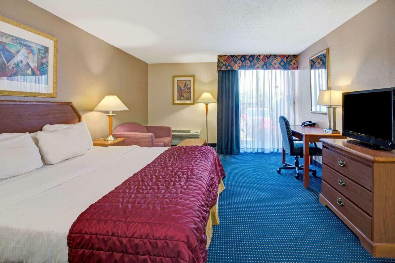 Garnet Inn & Suites Orlando Luaran gambar