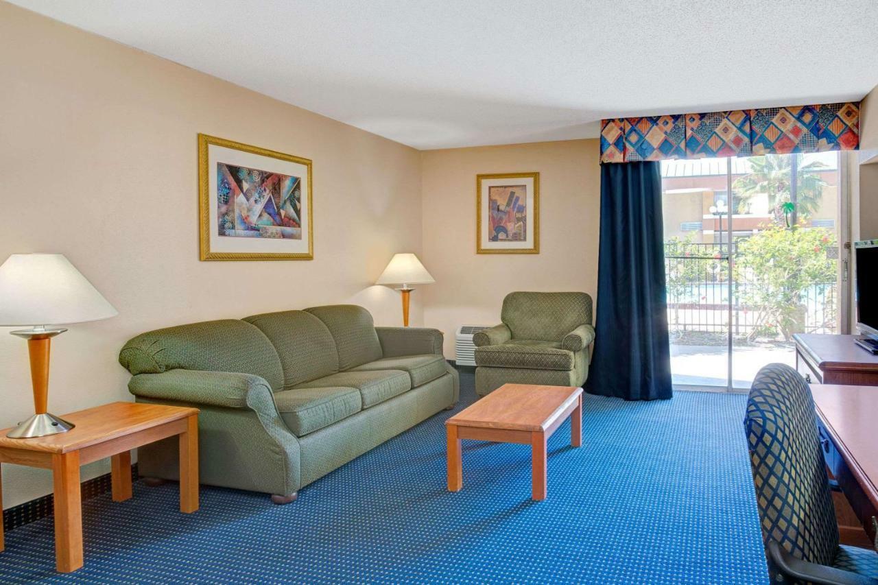 Garnet Inn & Suites Orlando Luaran gambar